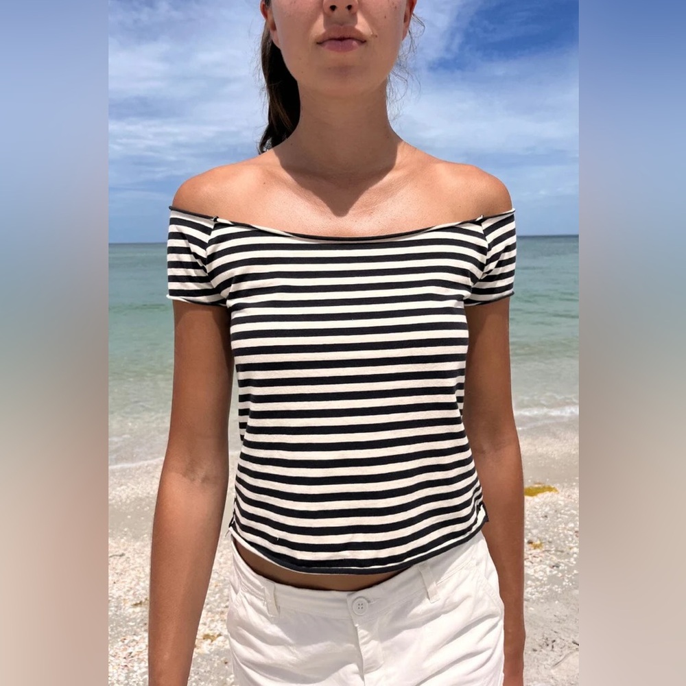 Brandy Melville bonnie striped top